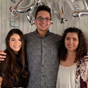 Meet your Posher, Deedee